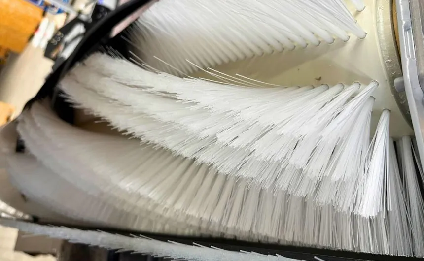 Extreme Nahaufnahme einer Bürste eines hyCleaner-Reinigungsroboters