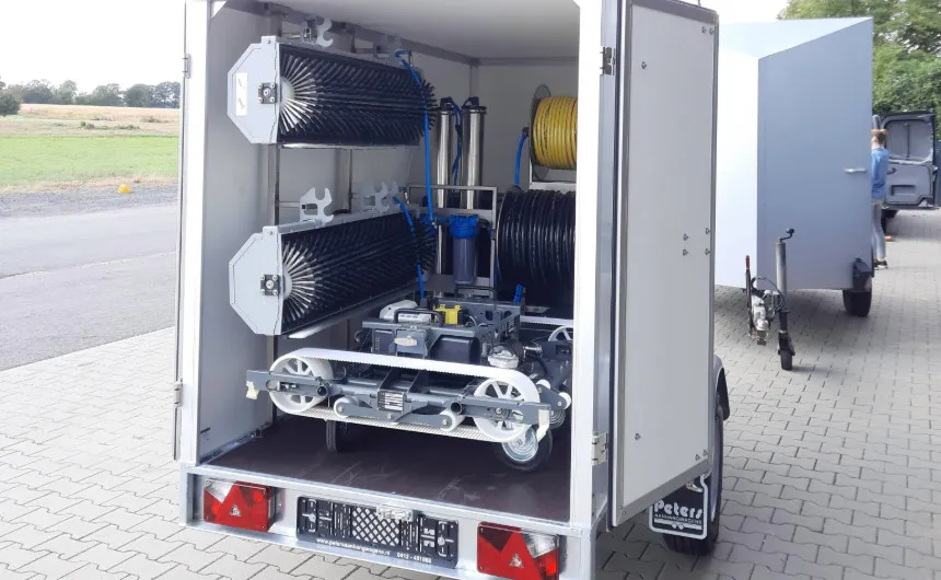 hyCleaner Komplettsystem in einem Trailer