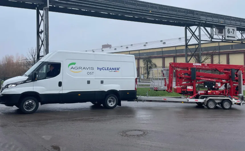 hyCleaner Van mit CMC-Arbeitsbühne