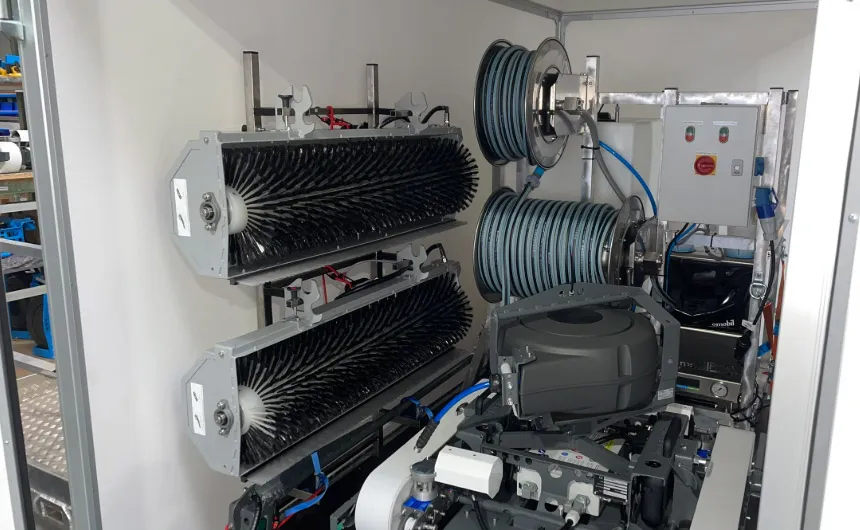 hyCleaner Komplettsystem in einem Trailer in Nahaufnahme